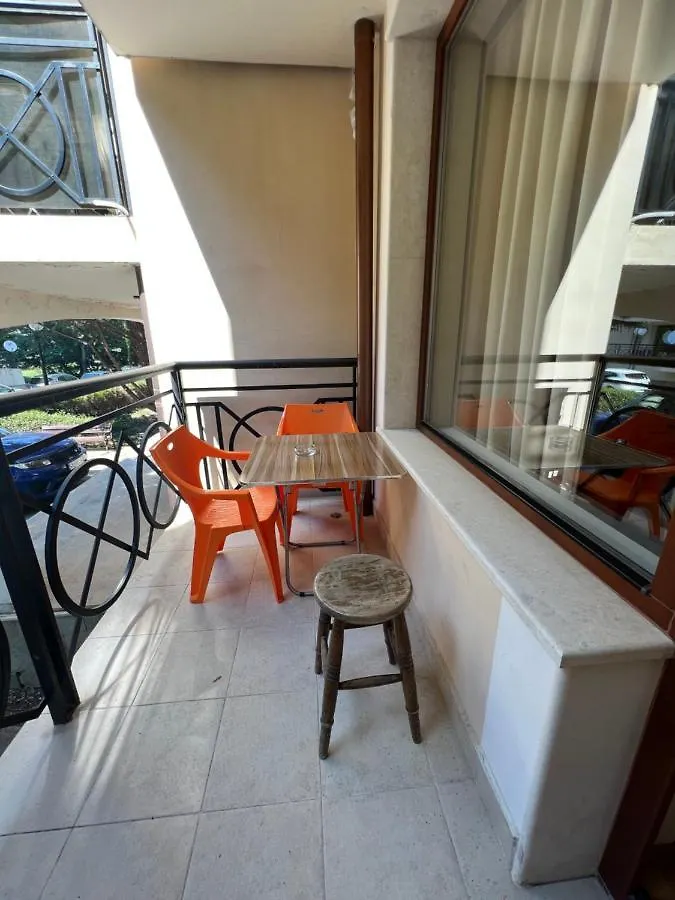 Two Bedroom Apartment 5 Minutes From The Beach Golden Sands